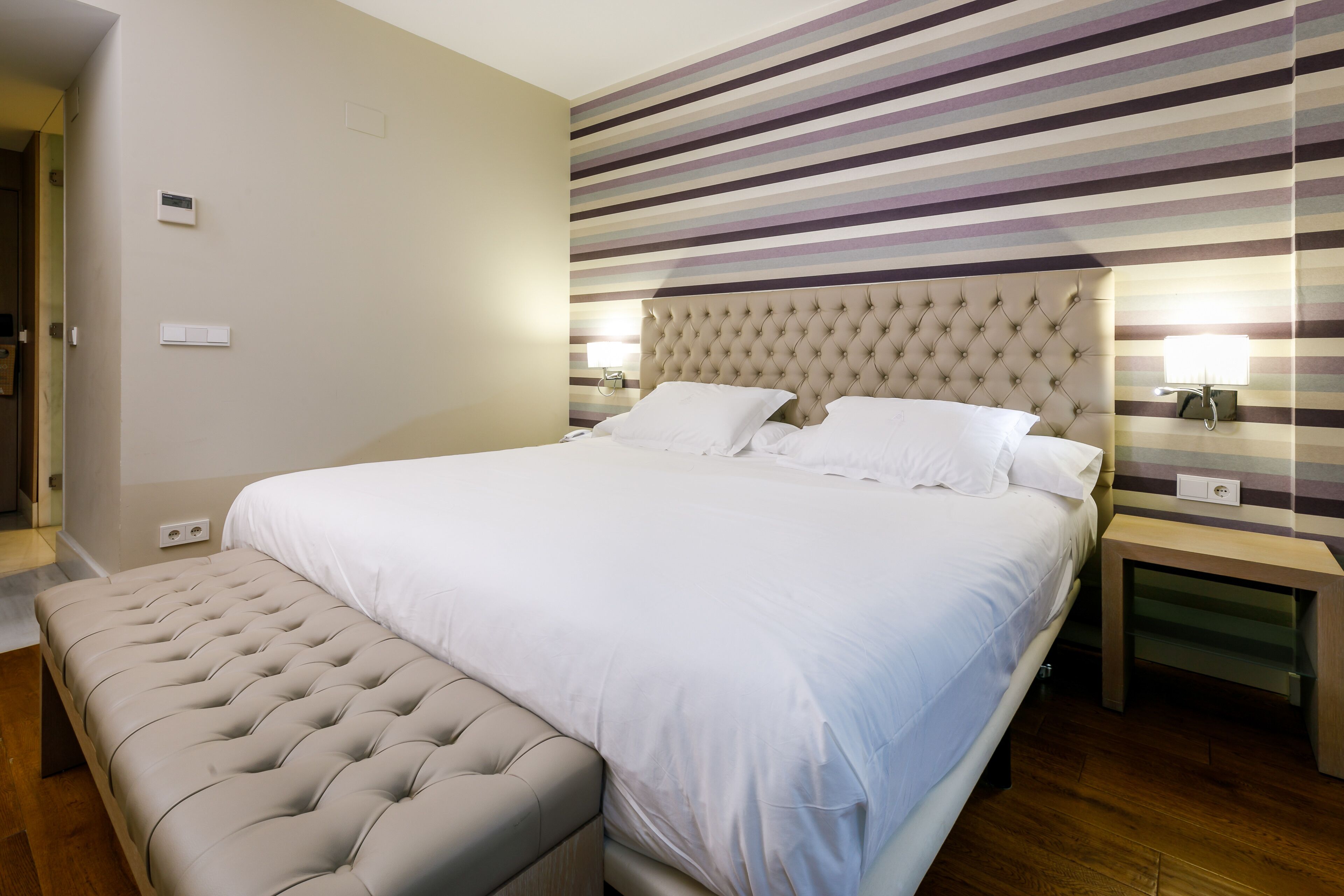 minibar, in-room safe, individually decorated, desk