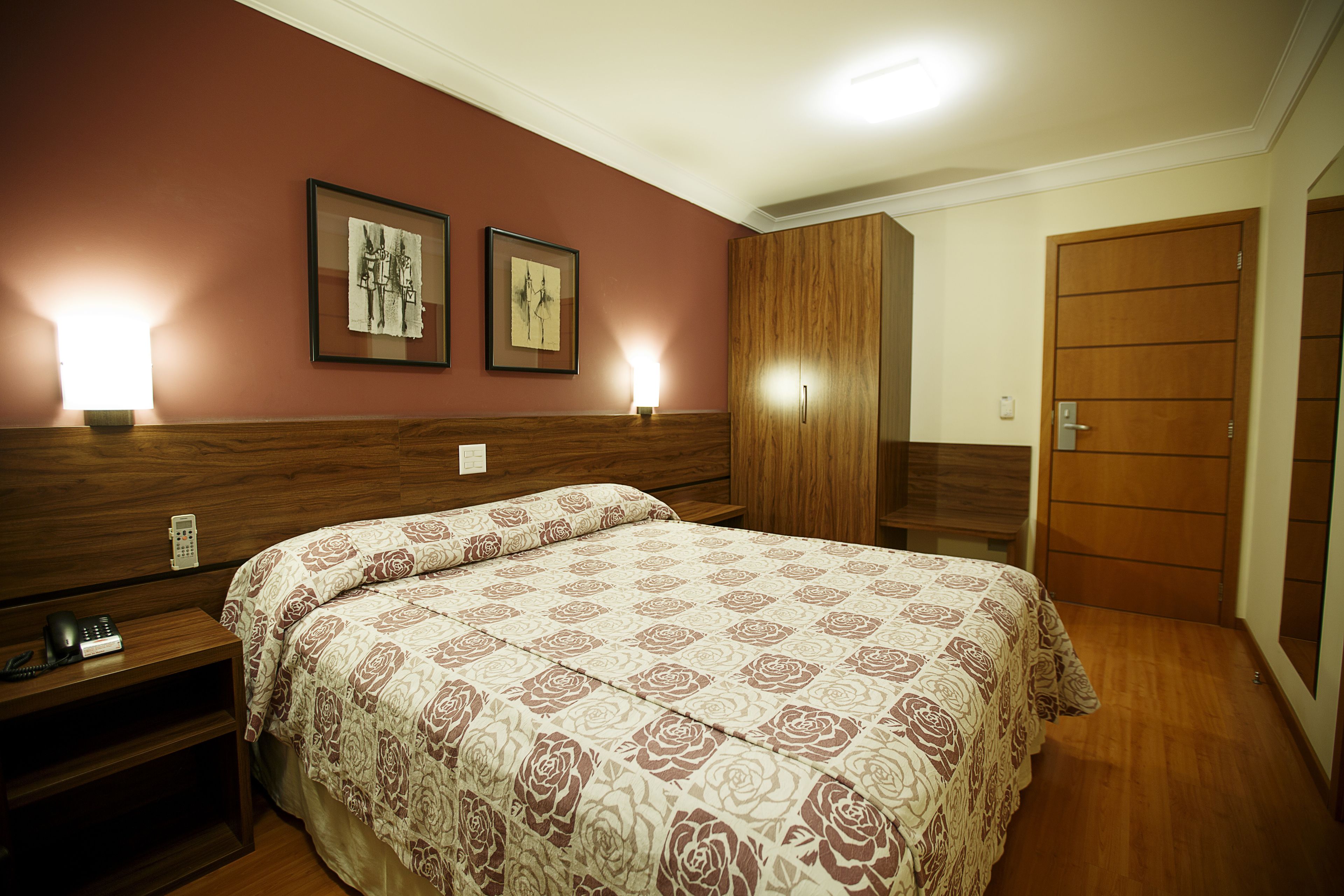 deluxe double room | minibar, in-room safe, desk, free wifi