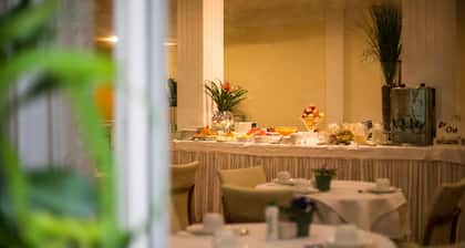 Eston Hotel