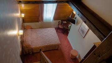 Caja de seguridad en la habitación y escritorio