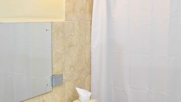Double Room, 1 King Bed, Balcony | Bathroom sink