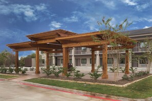 Exterior - Baymont by Wyndham Bryan College Station (Bryan)