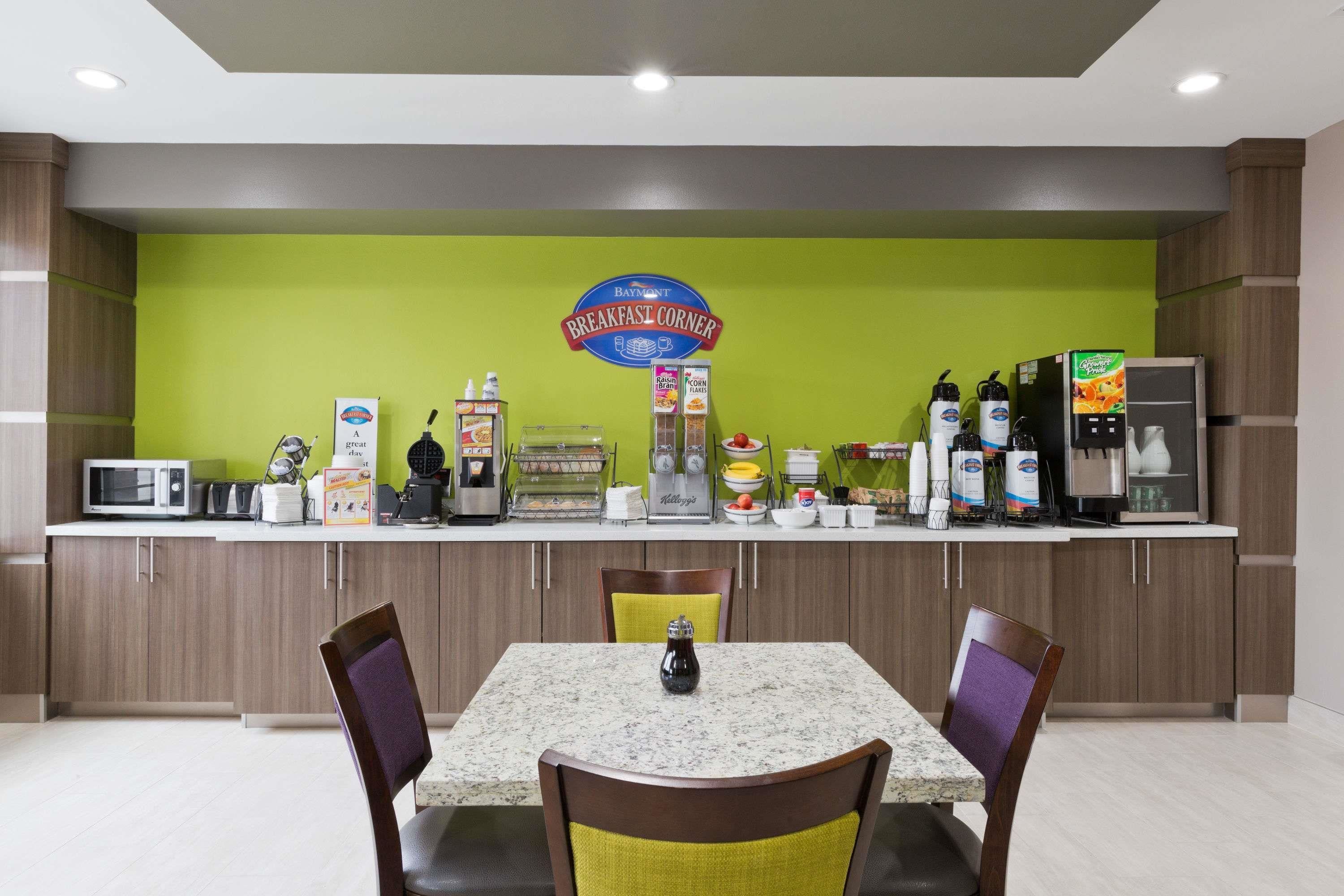 free daily continental breakfast