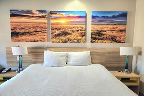 Studio Suite, 1 King Bed, Non Smoking | Premium bedding, desk, laptop workspace, iron/ironing board - Days Inn & Suites by Wyndham Katy (Katy)