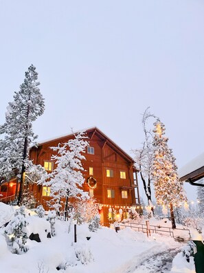 Exterior - Rush Creek Lodge and Spa at Yosemite (Groveland)