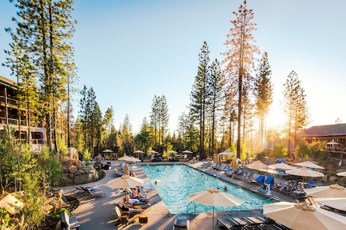 Rush Creek Lodge and Spa at Yosemite