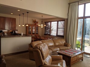 联排别墅, 4 间卧室 | 客厅 | 壁炉