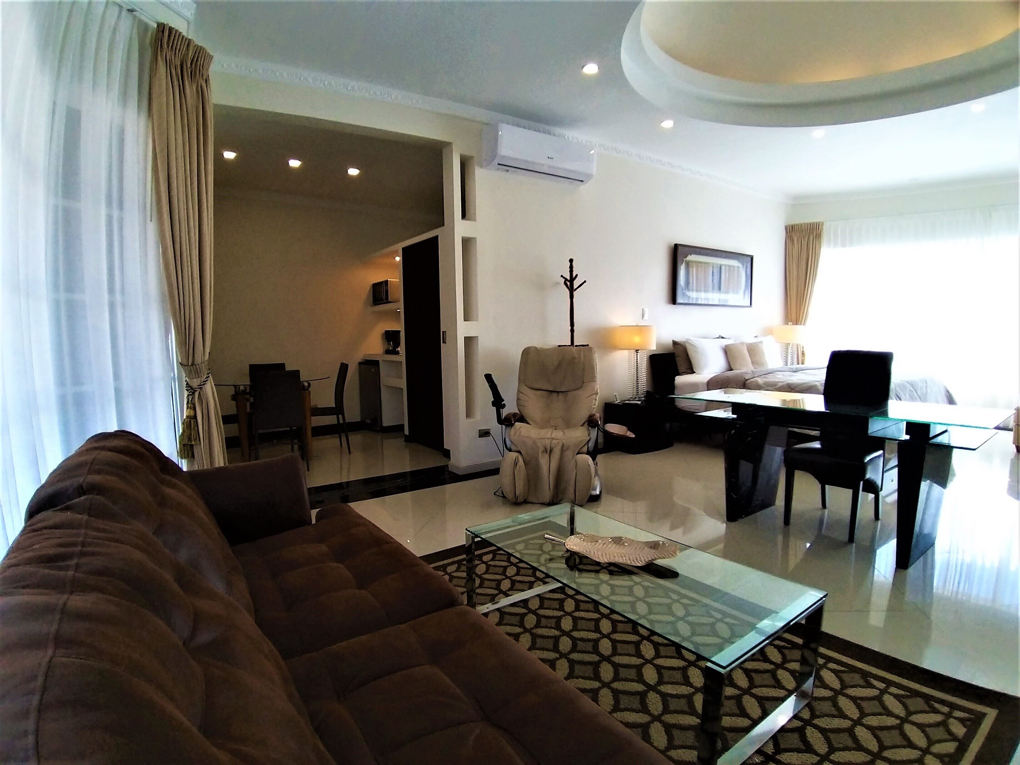 deluxe studio | 2 bedrooms, minibar, in-room safe, laptop workspace