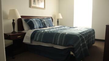 Premium bedding, desk, soundproofing, free WiFi