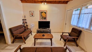 Superior Apartment, 3 Bedrooms | Living area