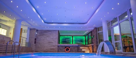 Suite | Living area | Flat-screen TV