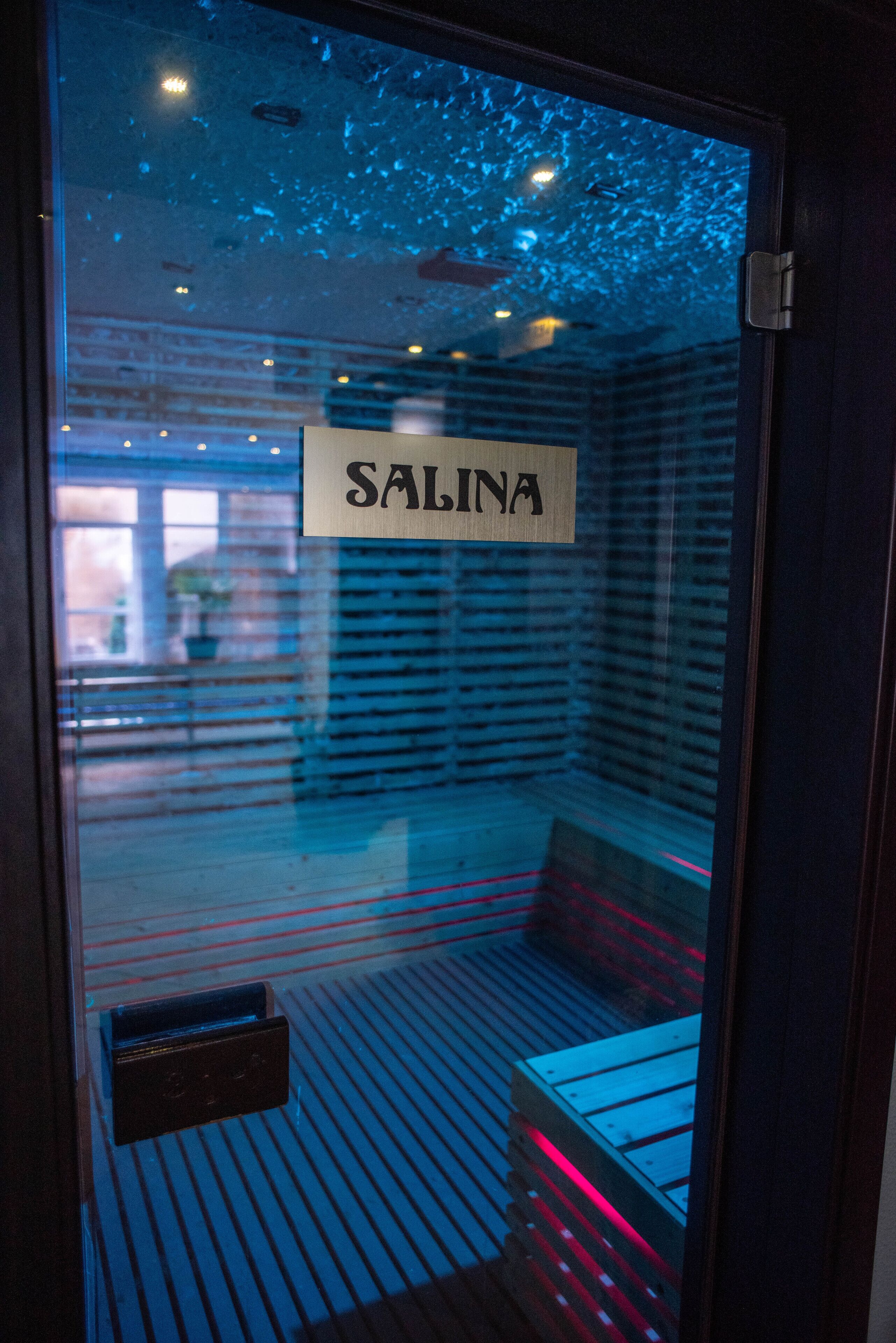 sauna, body treatments, aromatherapy, body wraps, facials