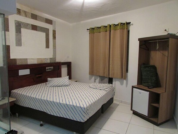 Deluxe Double Room Single Use, Jetted Tub
