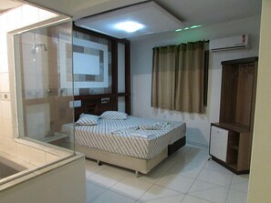 Deluxe Double Room Single Use, Jetted Tub