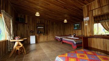 Literie de qualité supérieure, coffres-forts dans les chambres, bureau