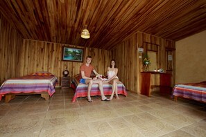 Premium bedding, in-room safe, desk, free rollaway beds - Historias Lodge (Monteverde)