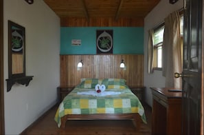 Premium bedding, in-room safe, desk, free rollaway beds - Historias Lodge (Monteverde)