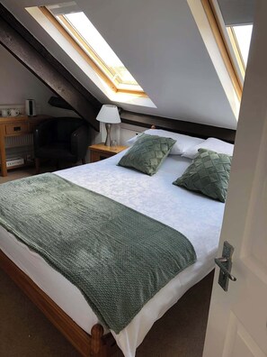 Standard Double Room (FARNDALE) | Iron/ironing board, free WiFi - Townend Farm Bed and Breakfast (Saltburn-by-the-Sea)