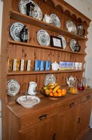 Free daily English breakfast