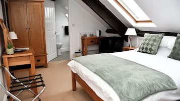 Standard Double Room (FARNDALE) | Iron/ironing board, free WiFi