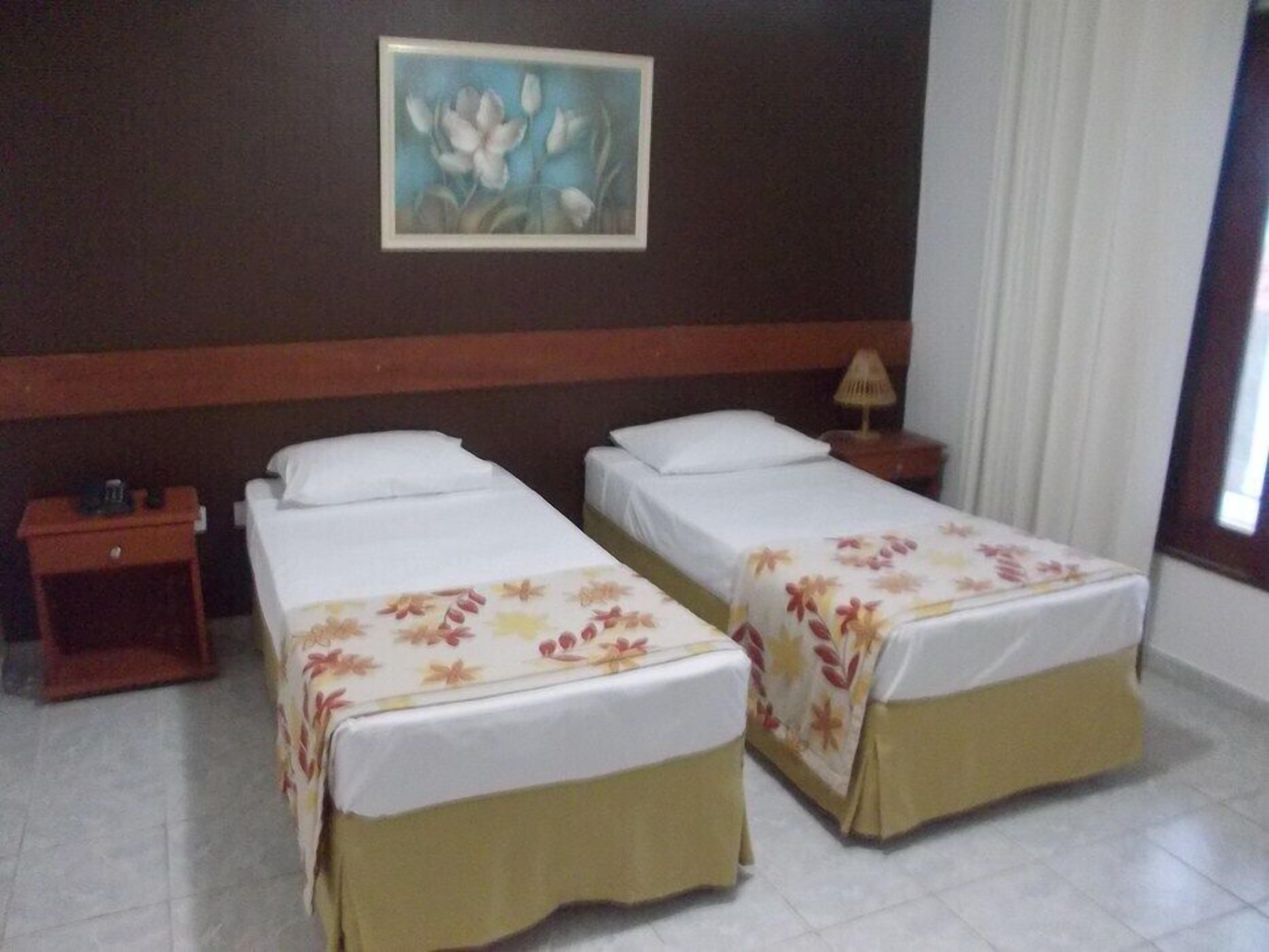 deluxe room | minibar, free cots/infant beds, free wifi, bed sheets