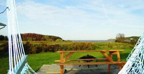 BBQ/picnic area - Blue Crest Cottages (North Rustico)