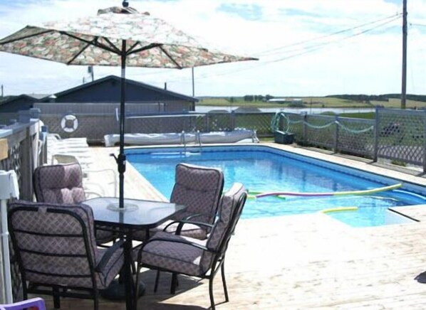 Piscine extérieure (ouverte en saison)