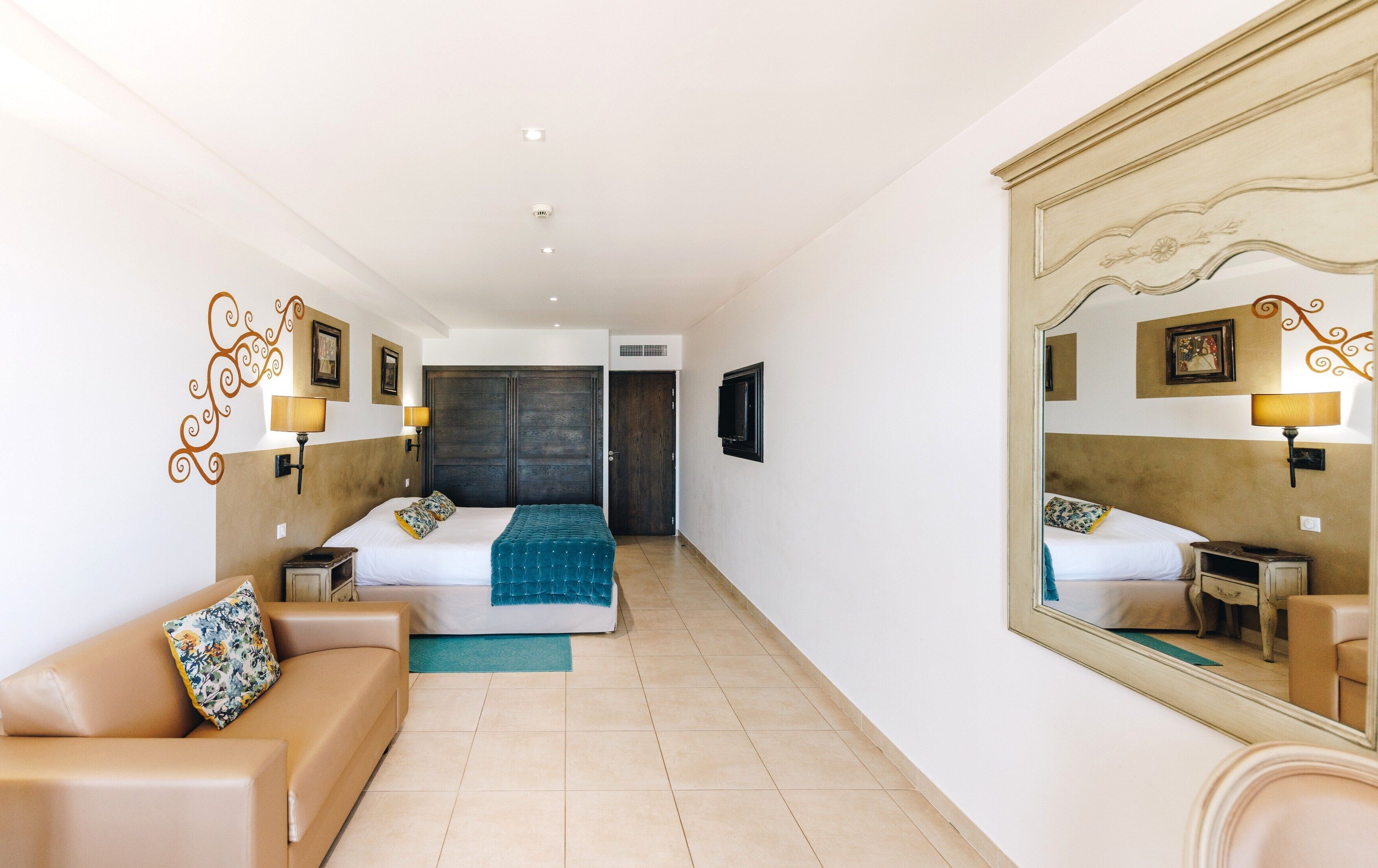 Classic Double Room, Courtyard View | Premium bedding, minibar, in-room safe, desk