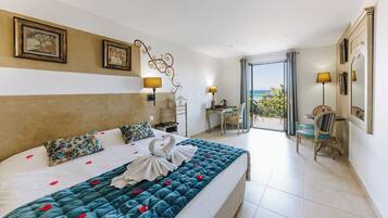 Superior-Doppelzimmer, Meerblick | Hochwertige Bettwaren, Minibar, Zimmersafe, Schreibtisch