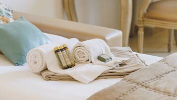 Familien-Dreibettzimmer, Meerblick | 1 Schlafzimmer, hochwertige Bettwaren, Minibar, Zimmersafe