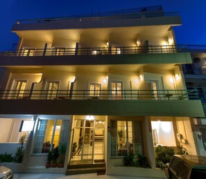 Exterior - Creta Hotel (Agios Nikolaos)