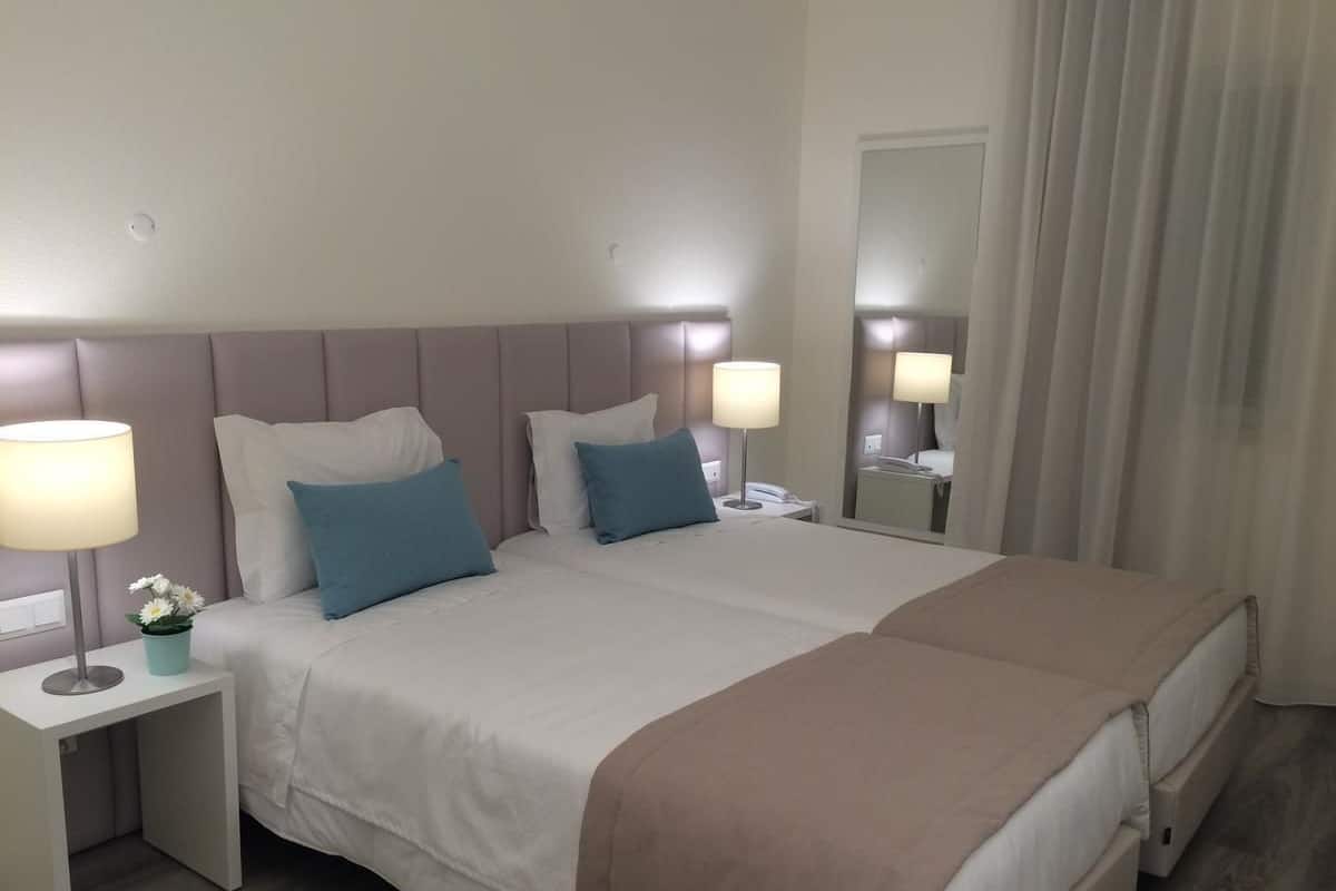 Wifi gratis y ropa de cama