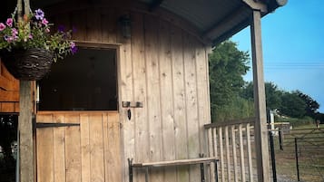 Mökki, poreamme (Shepherds Hut) | Työpöytä, äänieristys, ilmainen Wi-Fi, vuodevaatteet