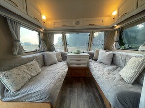 Mobile Unterkunft, mit Bad (Caravan)