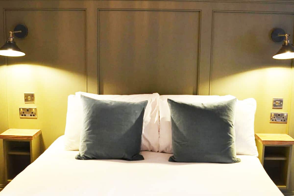 Quarto casal luxo (King Room 15) | 1 quarto, escrivaninha, quartos à prova de som, Wi-Fi de cortesia