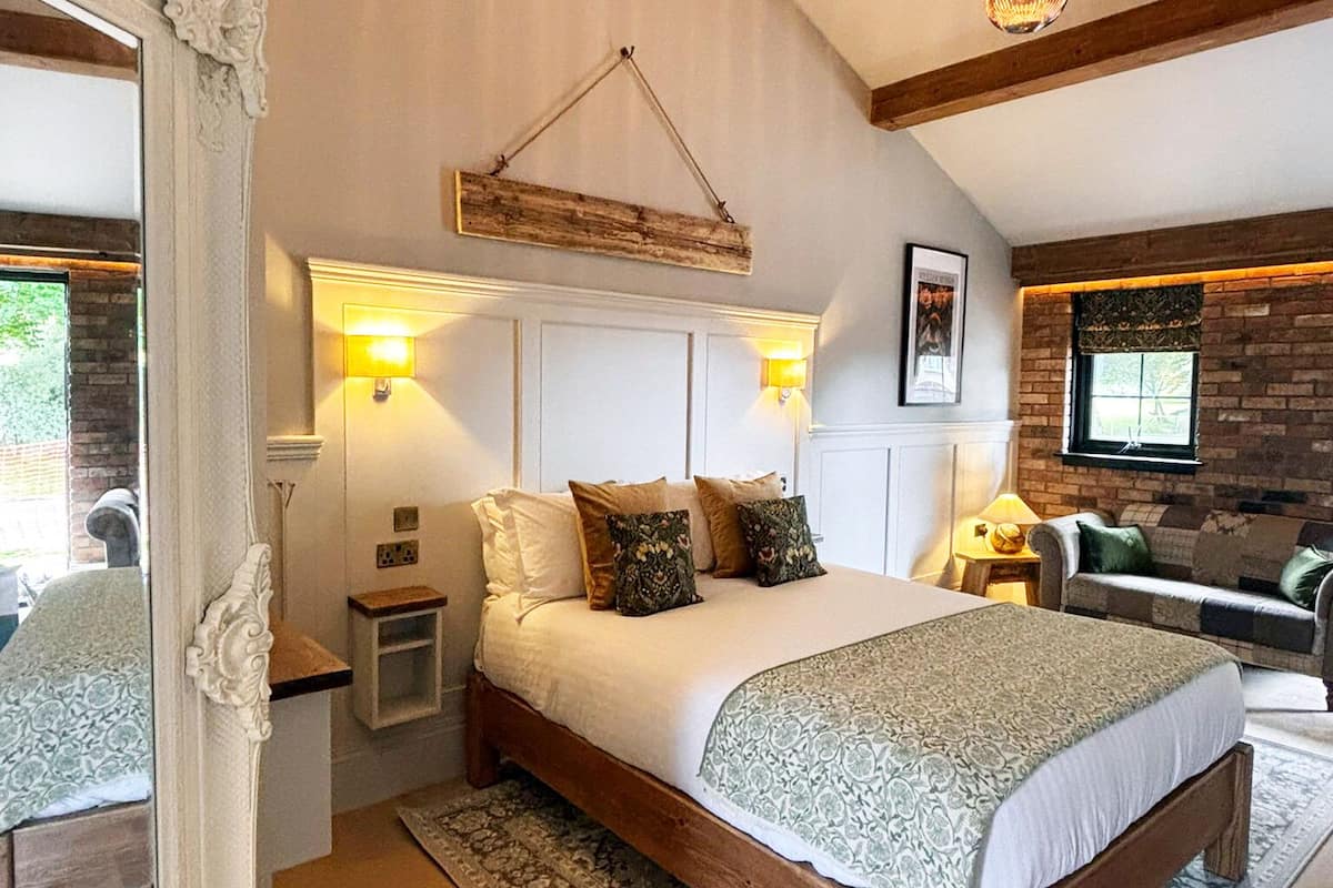 Quarto casal luxo (King Room 13) | 1 quarto, escrivaninha, quartos à prova de som, Wi-Fi de cortesia