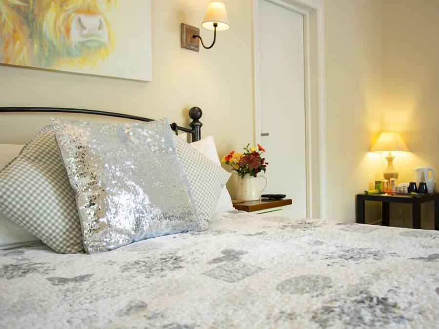 Superior Double Room, Patio | Desk, soundproofing, free WiFi, bed sheets