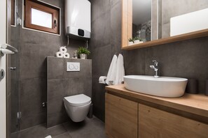 Exclusive Apartment, 1 Bedroom, Sea View | Bathroom