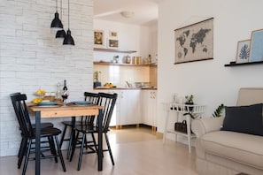 Exclusive-huoneisto, 1 makuuhuone, merinäköala | Oleskelualue | Taulutelevisio