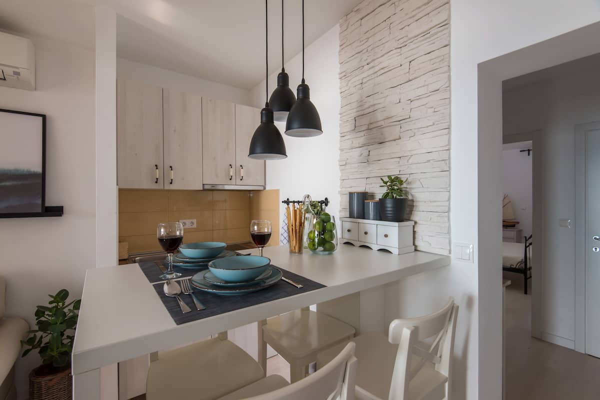 exclusive apartment, 1 bedroom, sea view | private kitchen | full-sized fridge, microwave, coffee/tea maker, electric kettle