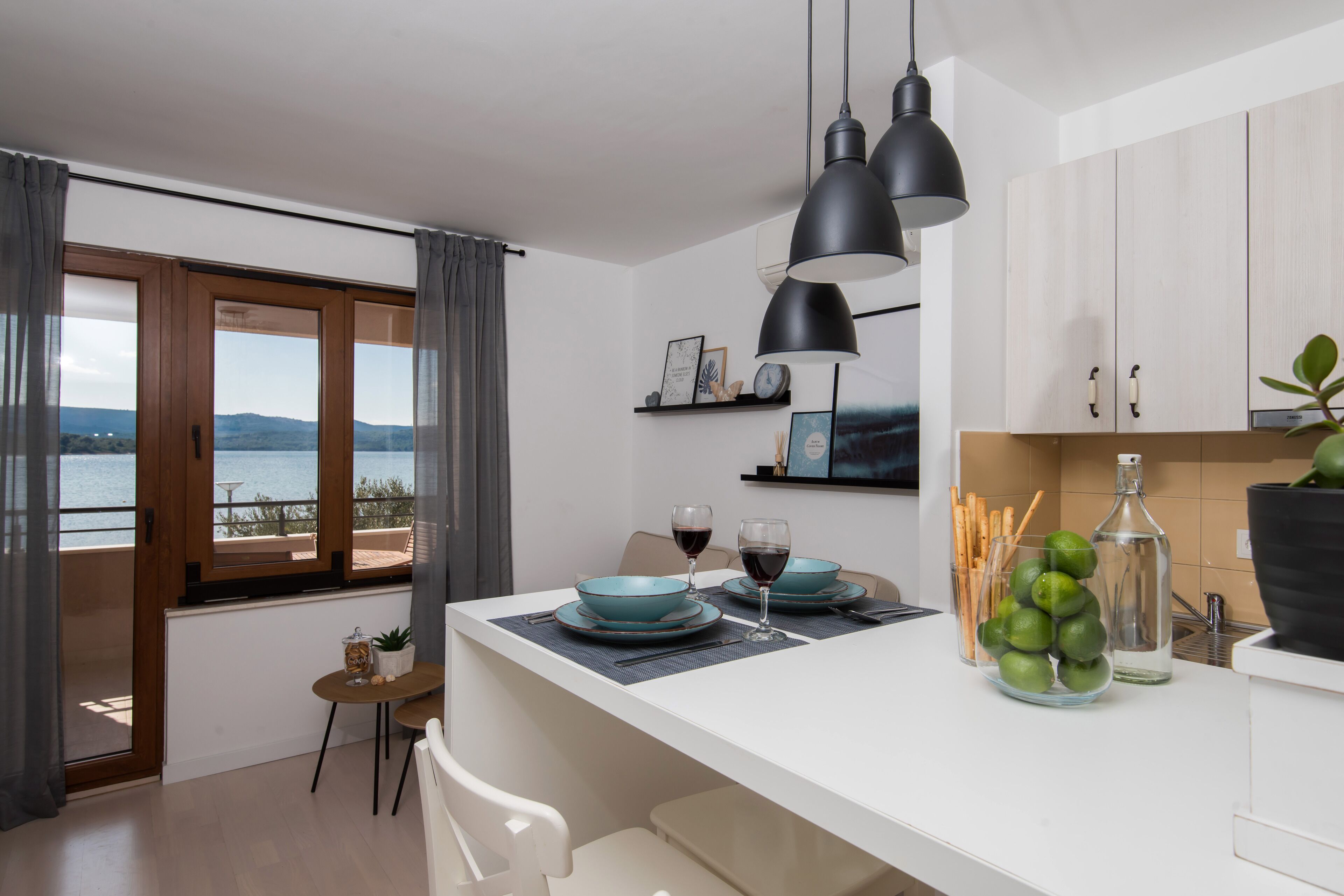 exclusive apartment, 1 bedroom, sea view | living area | flat-screen tv