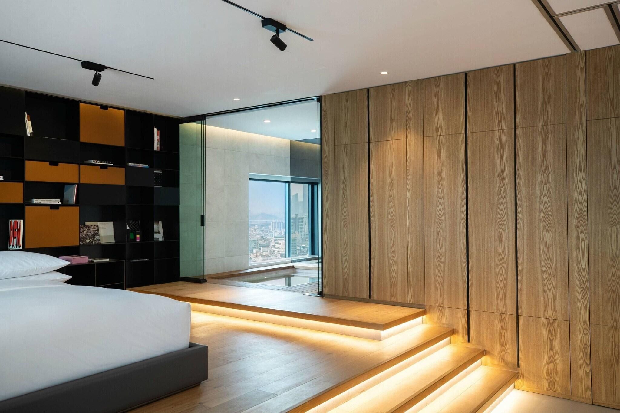 Minibar y caja de seguridad en la habitación 