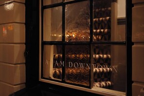 المنشأة من الداخل