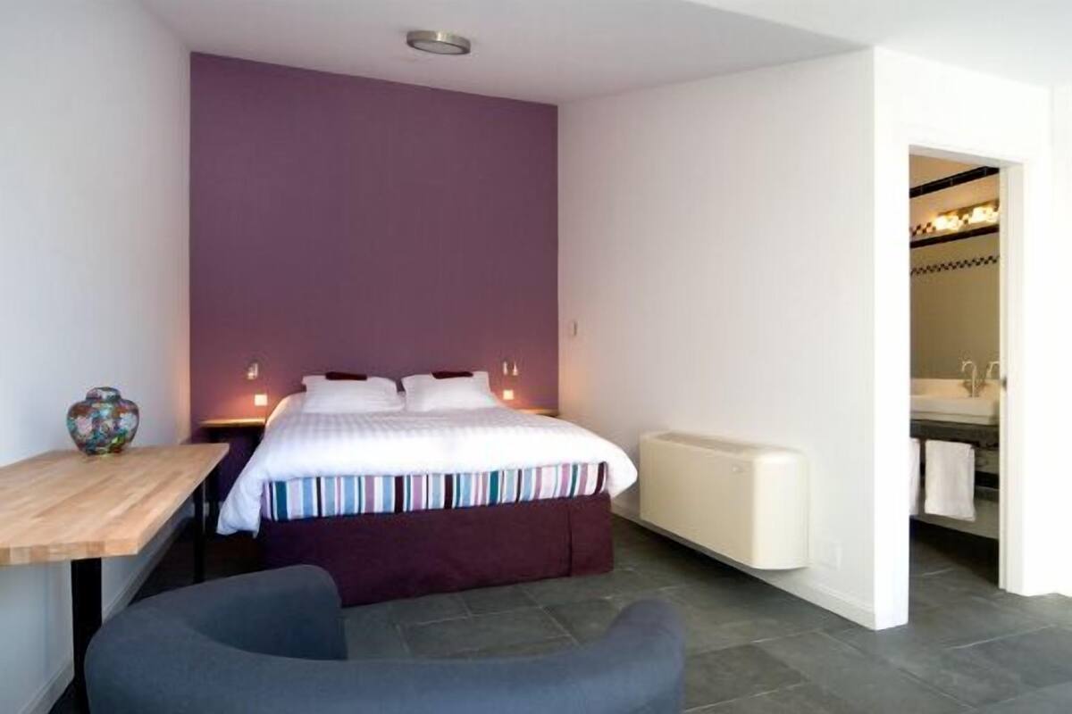 premium bedding, minibar, desk, blackout curtains