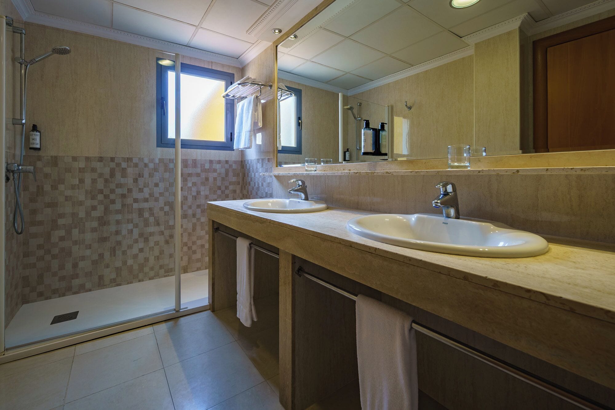 superior double room, terrace | bathroom | shower, free toiletries, hair dryer, towels