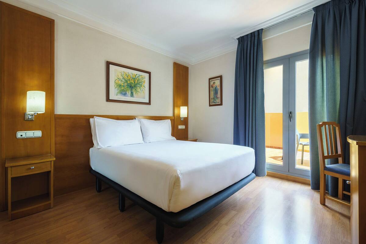 double room, terrace | minibar, in-room safe, individually furnished, desk