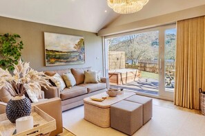 Deluxe Studio Suite | Living area