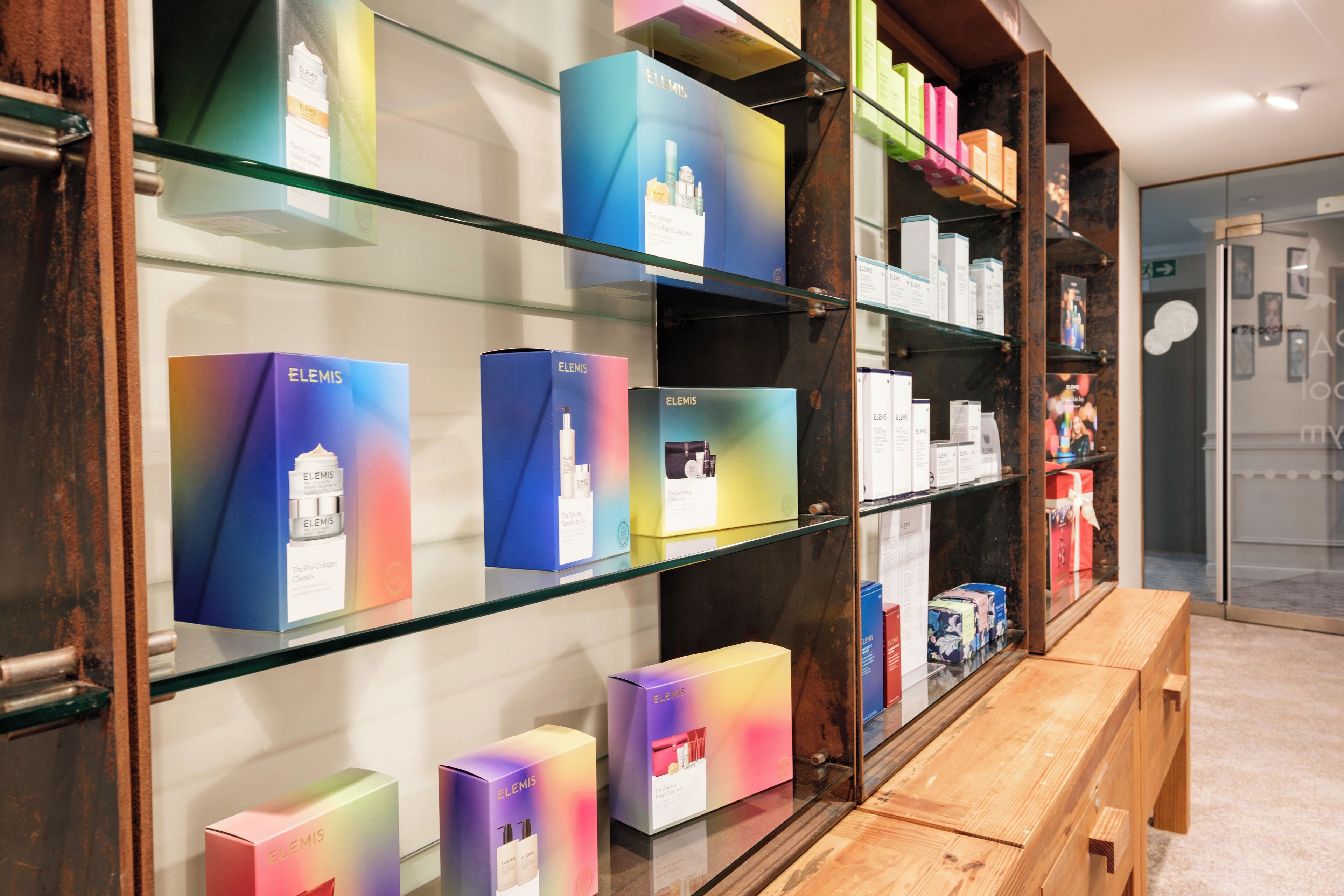 sauna, hot tub, steam room, body treatments, body scrubs, facials