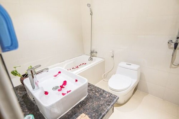 Bathroom - Sunrise Hotel (Mandalay)
