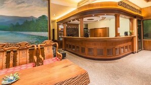 Lobby - Sunrise Hotel (Mandalay)